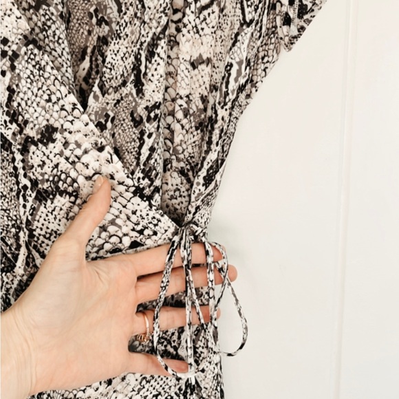 Reformation Snake Skin Wrap Tie Midi Dress Women Medium Animal Print Viscose - Picture 6 of 11